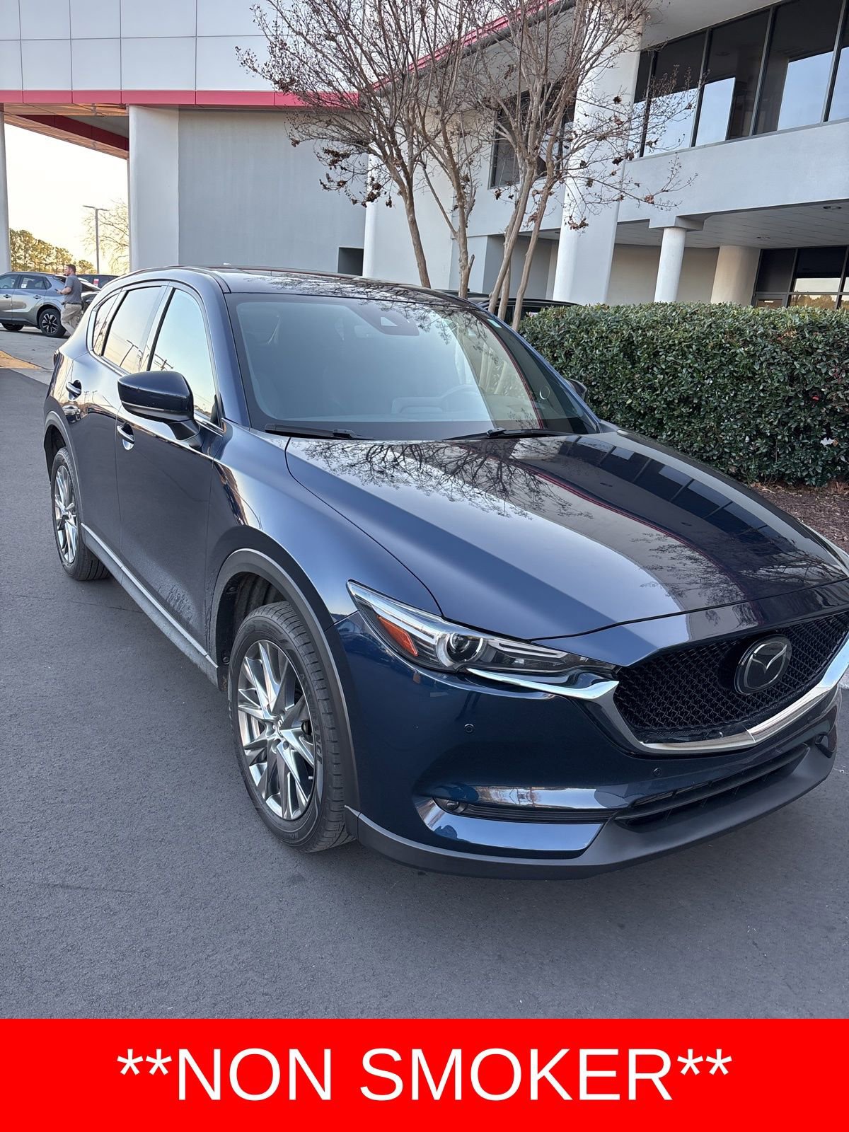 Used 2019 MAZDA CX-5 Signature image 2