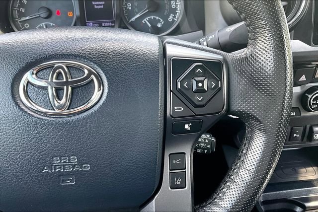 Used 2018 Toyota Tacoma TRD Off-Road w/ Technology Package AWD/4WD image 25