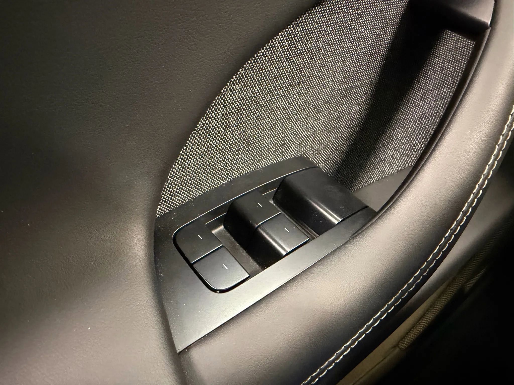 Used 2023 Tesla Model X image 33