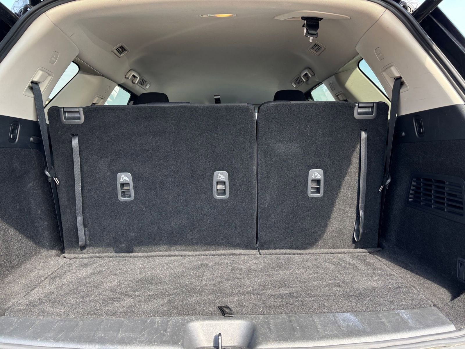 Used 2025 Nissan Pathfinder SV image 34