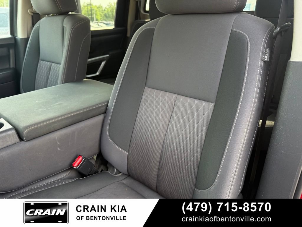 Used 2022 Nissan Titan SV AWD/4WD image 21