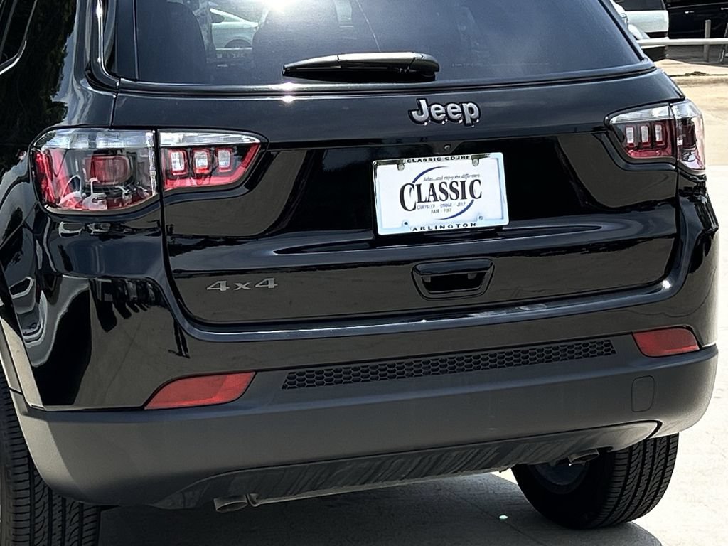 Used 2026 Jeep Compass Latitude AWD/4WD image 7