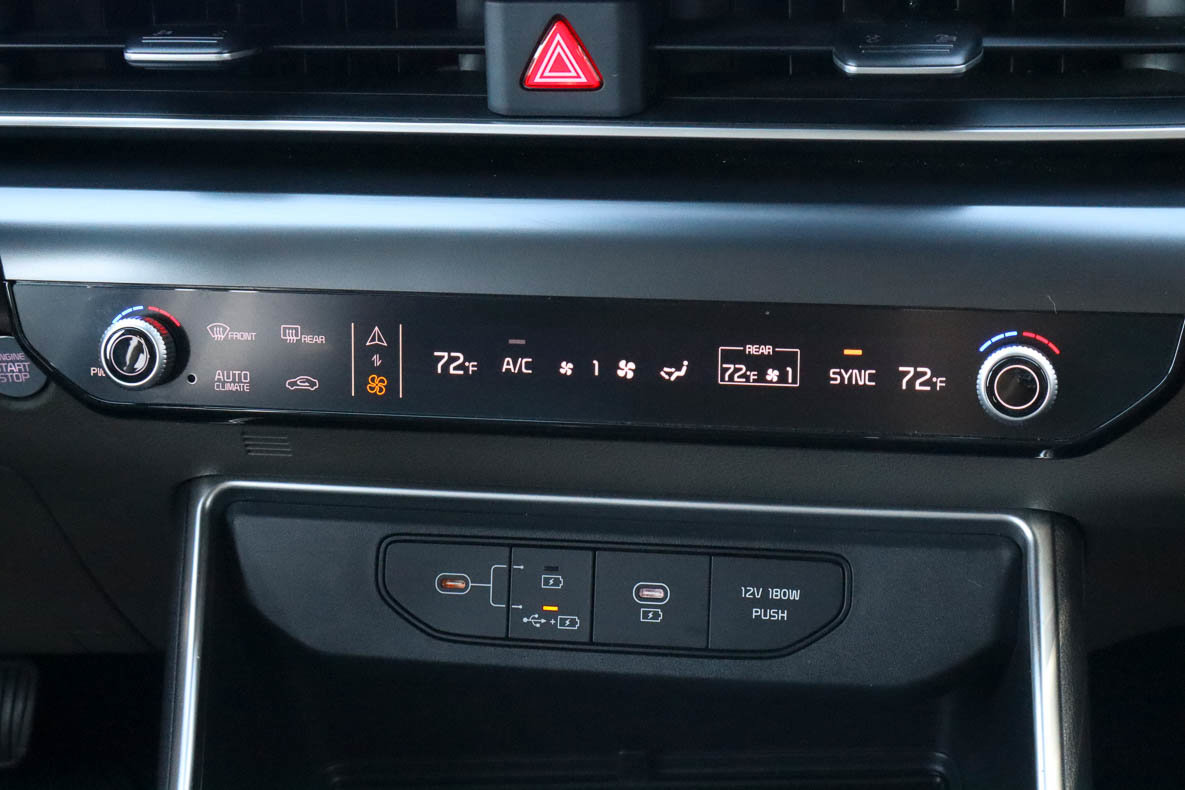 Used 2025 Kia Carnival FWD image 24