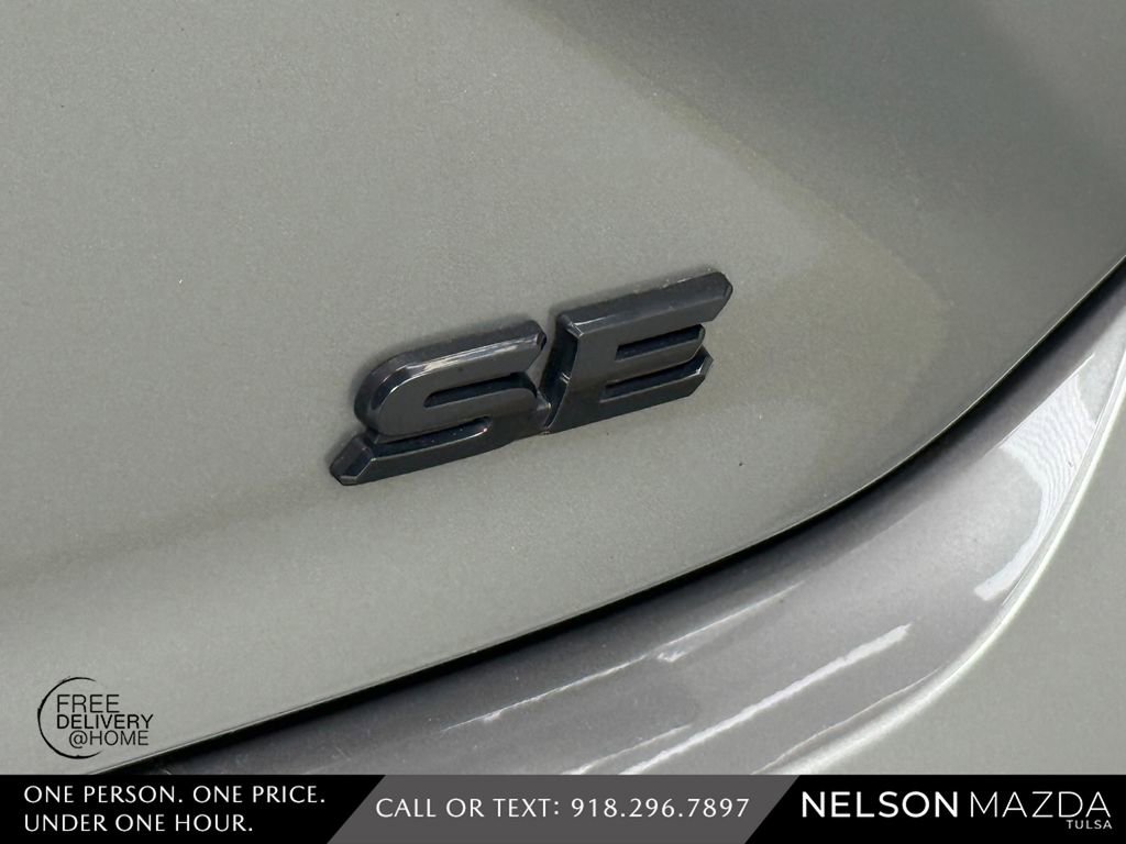 Used 2025 Toyota Camry SE w/ Convenience Package FWD image 17