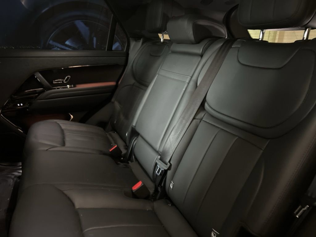 Used 2024 Land Rover Range Rover Sport SE image 12