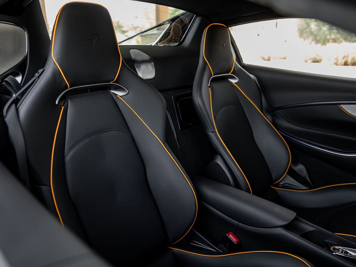 Used 2025 McLaren Artura Spider image 21