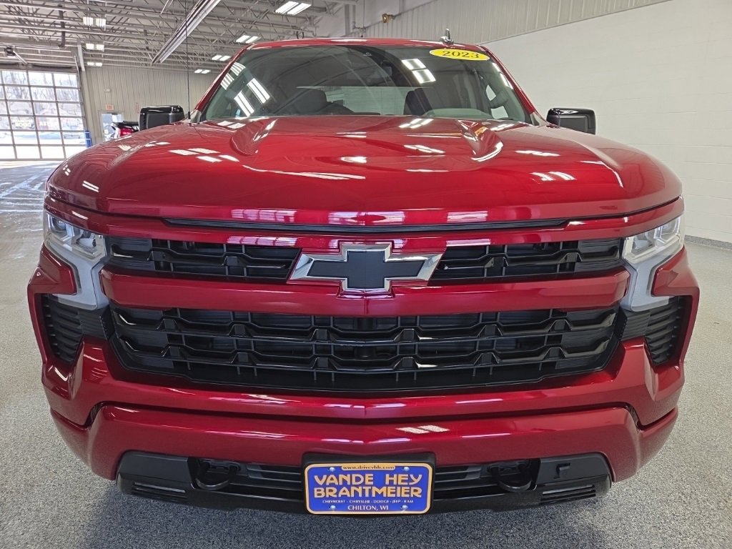 Used 2023 Chevrolet Silverado 1500 RST image 2