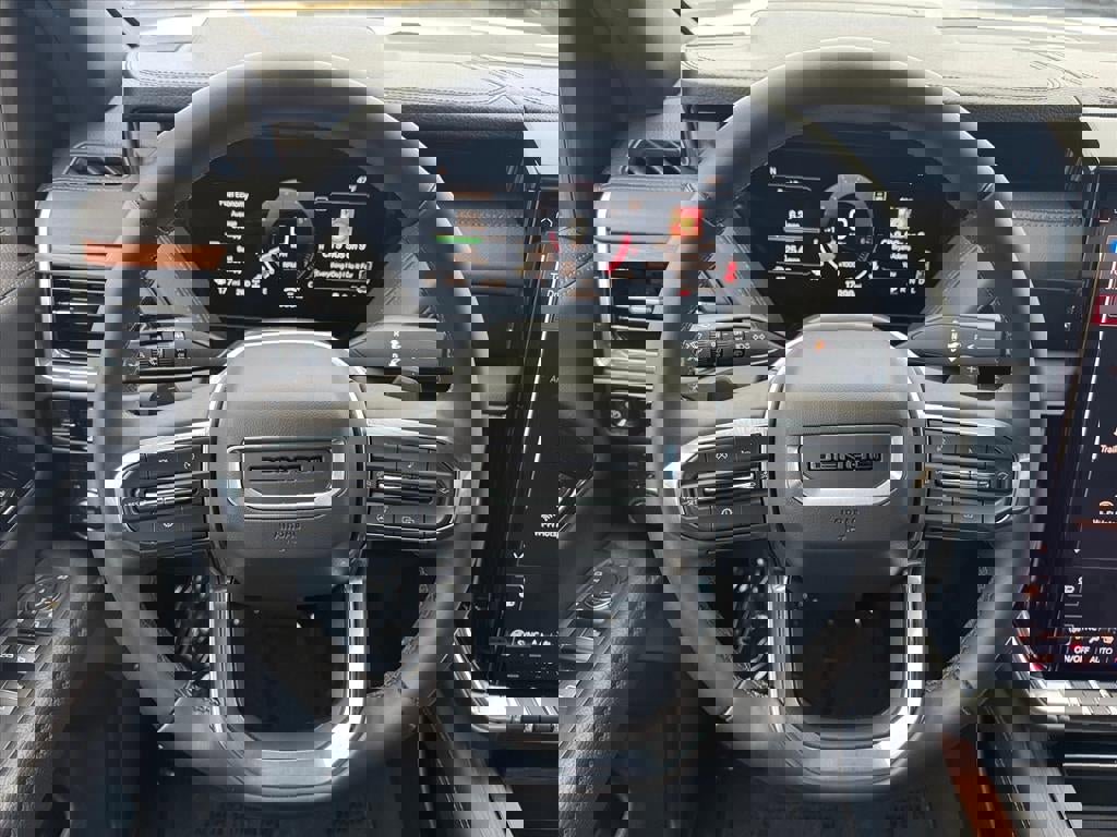 Used 2025 GMC Yukon XL Denali image 9