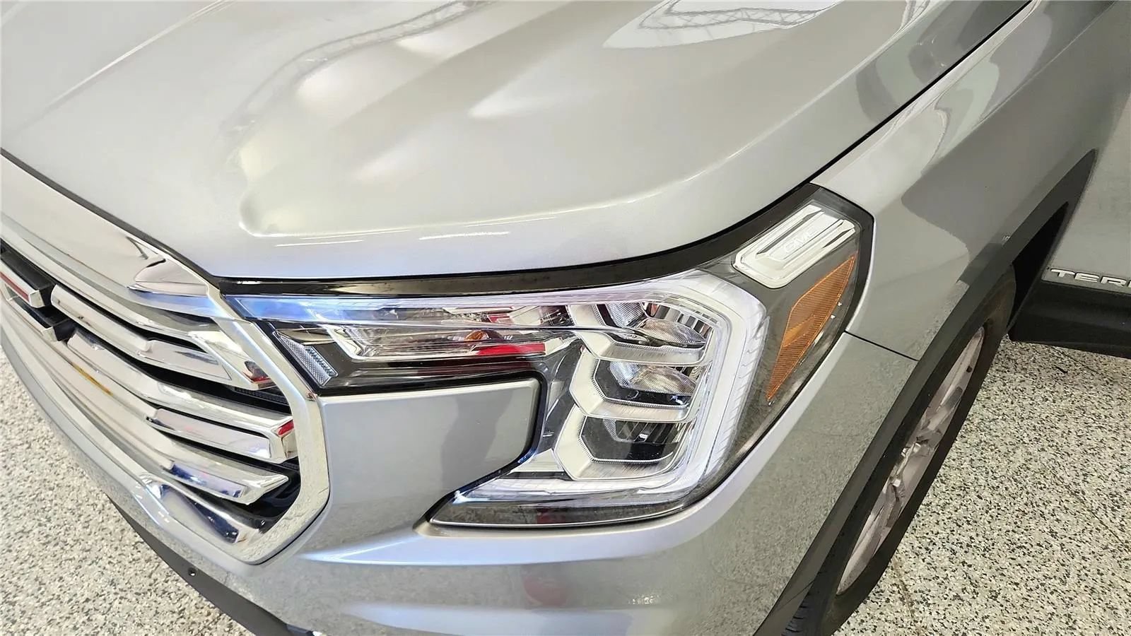 Used 2023 GMC Terrain SLT FWD image 15