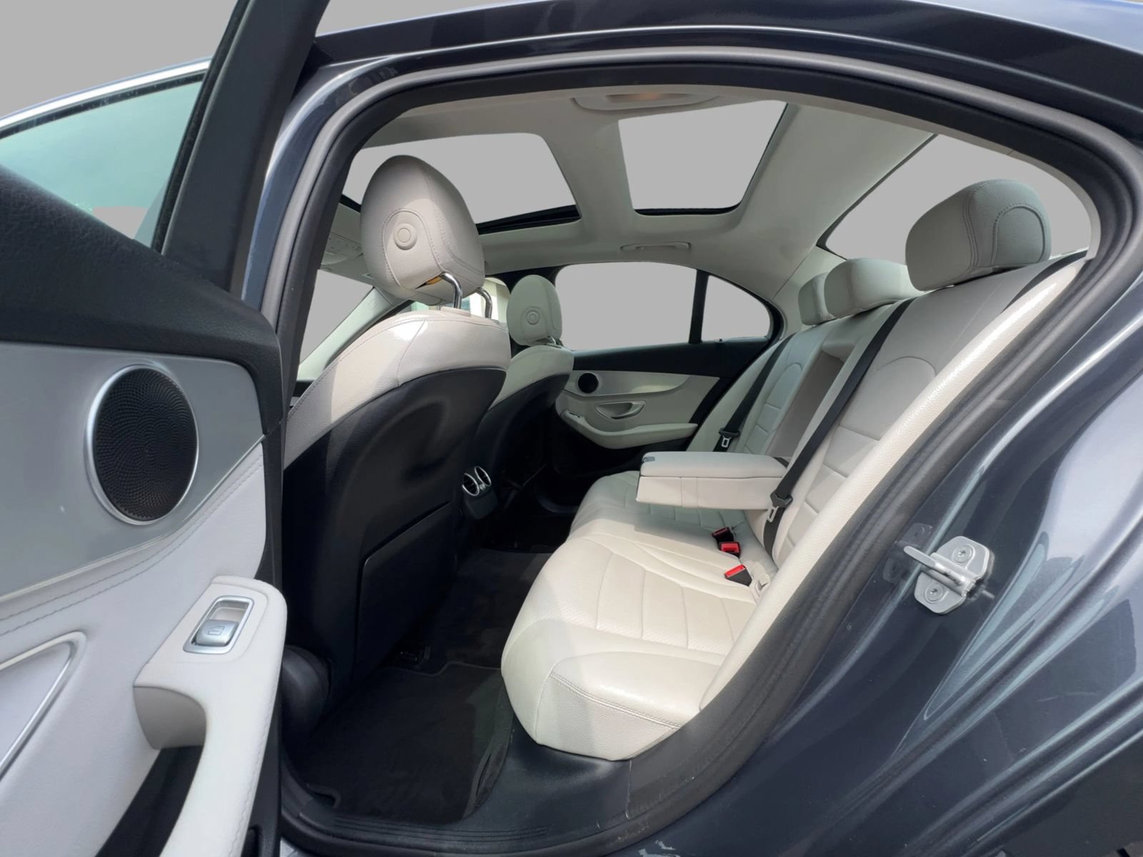 Used 2015 Mercedes-Benz C 300 4MATIC Sedan image 21