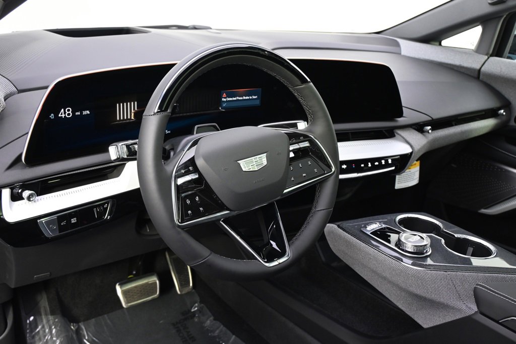 New 2025 Cadillac Optiq Sport 2 w/ LPO, ONYX Package image 11