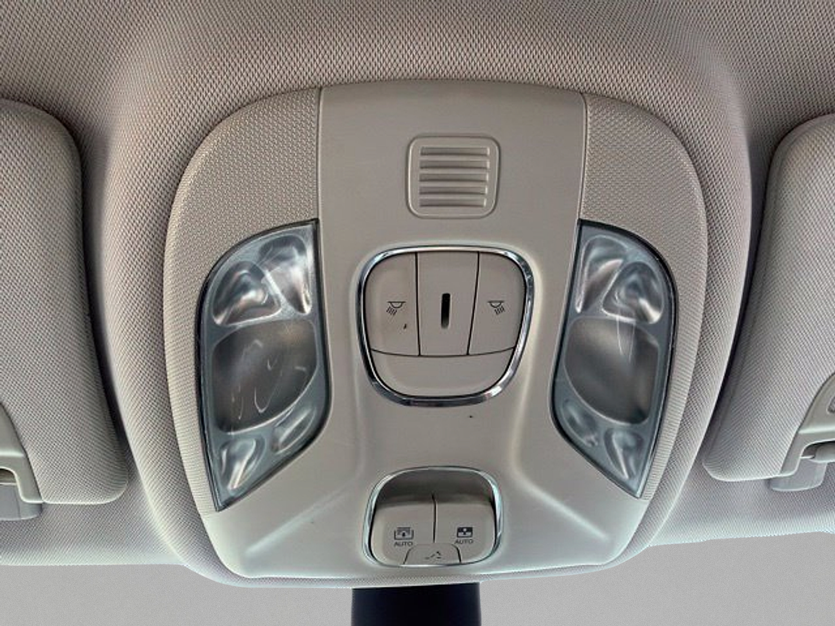 Used 2019 Jeep Compass Latitude AWD/4WD image 25