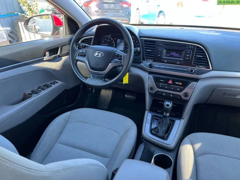 Used 2017 Hyundai Elantra SE image 13