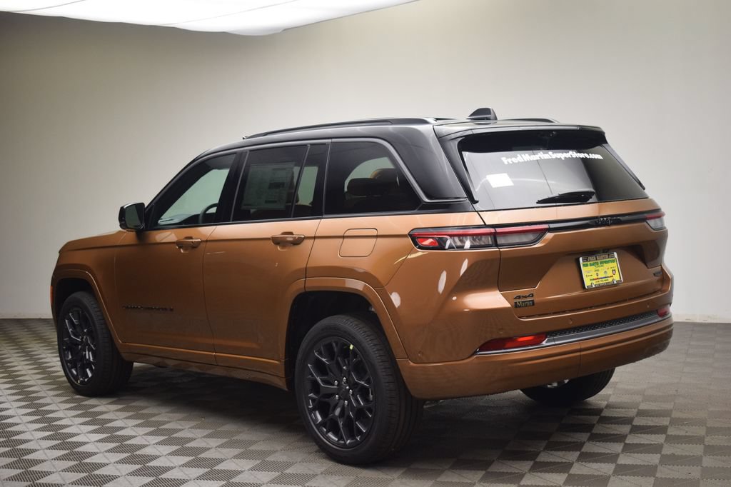 New 2026 Jeep Grand Cherokee Summit w/ Obsidian Package AWD/4WD image 12