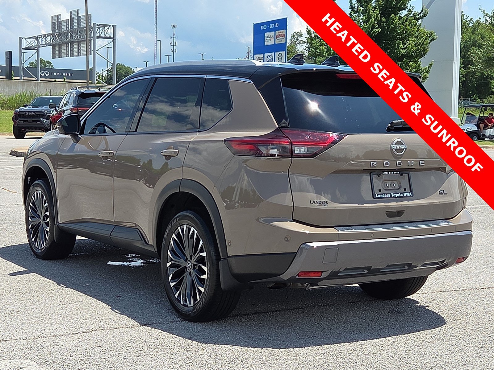 Used 2025 Nissan Rogue SL w/ Tech Package FWD image 4