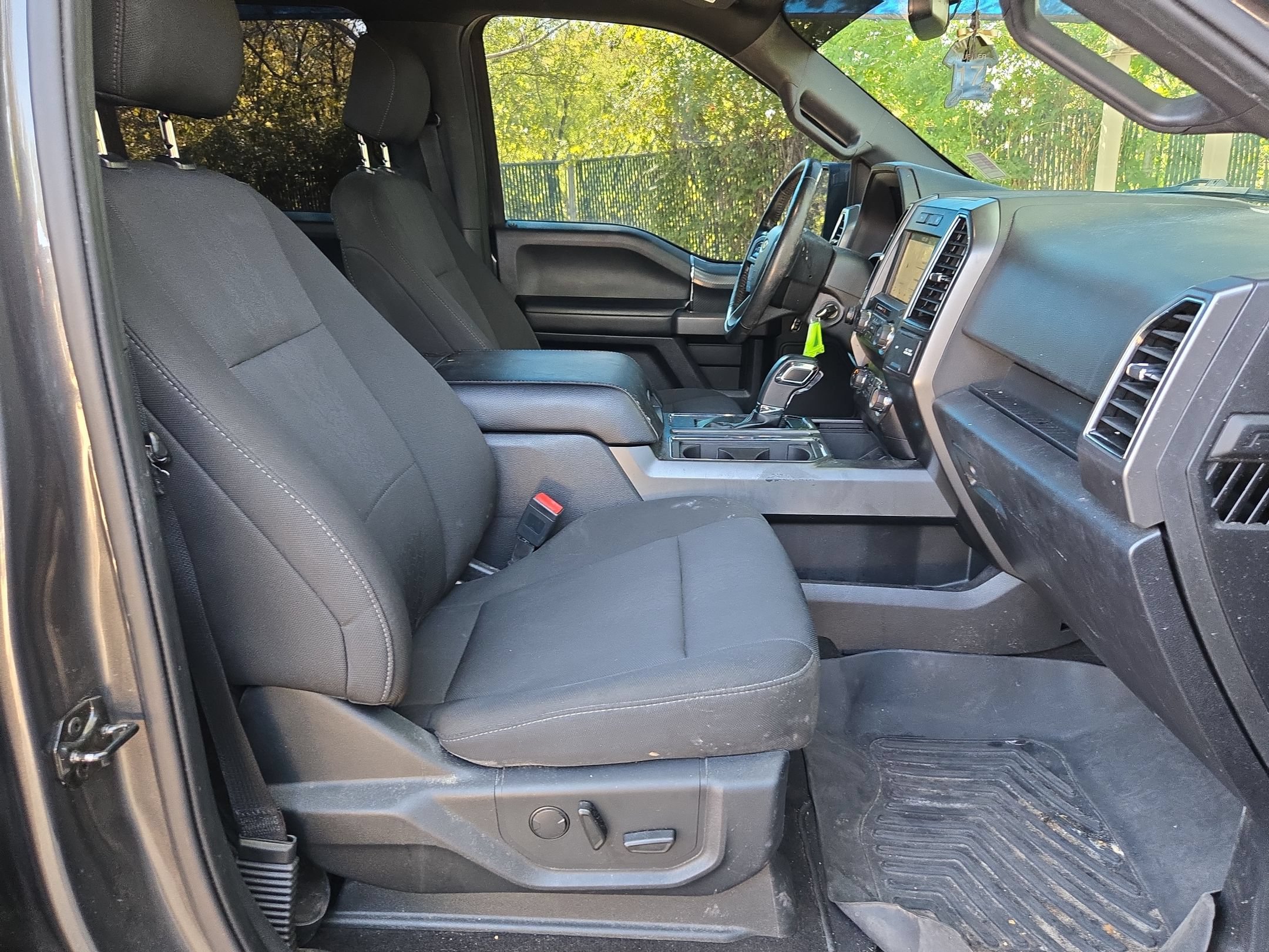 Used 2019 Ford F150 XLT w/ Equipment Group 302A Luxury AWD/4WD image 27