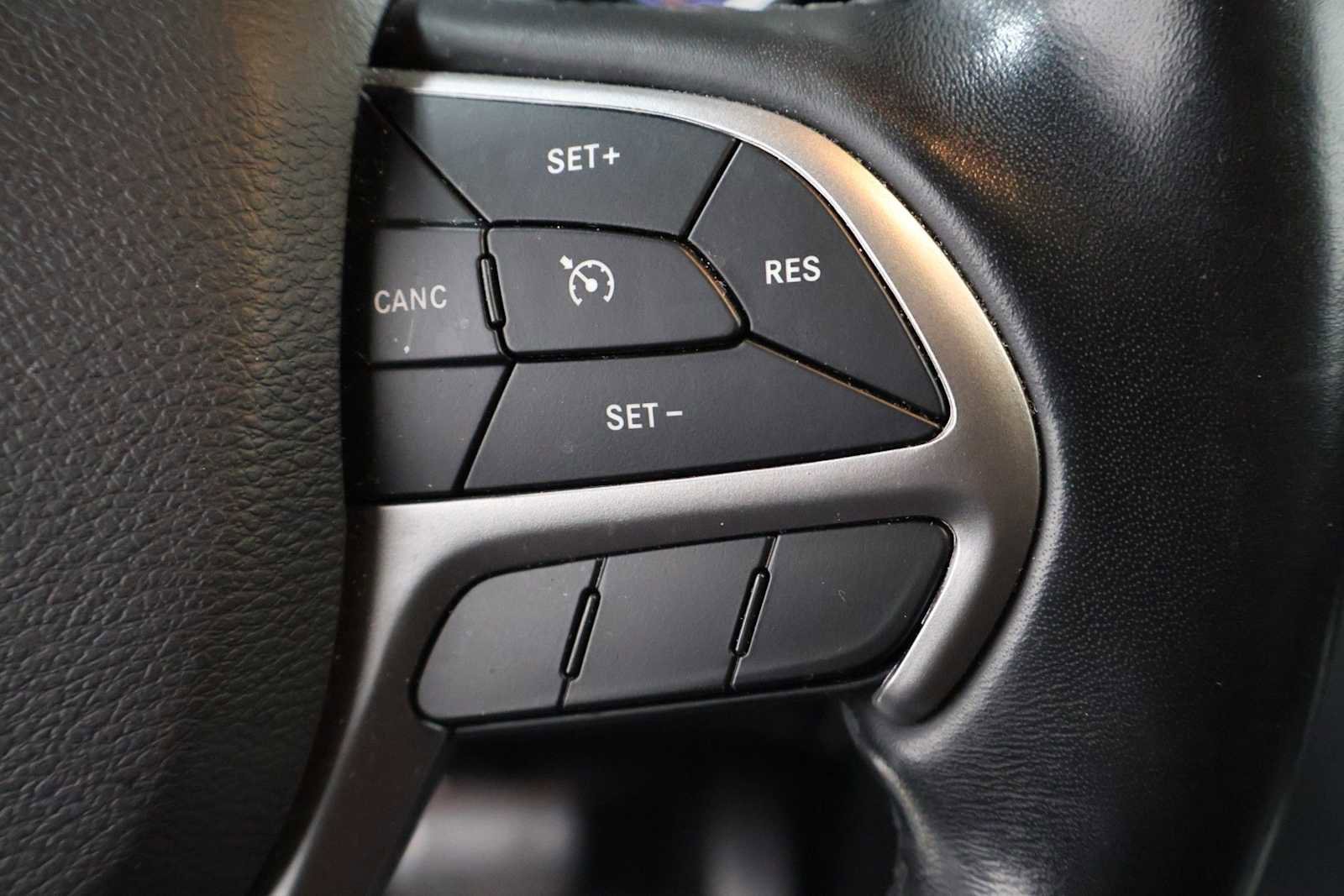 Used 2020 Jeep Grand Cherokee Limited w/ Luxury Group II AWD/4WD image 24