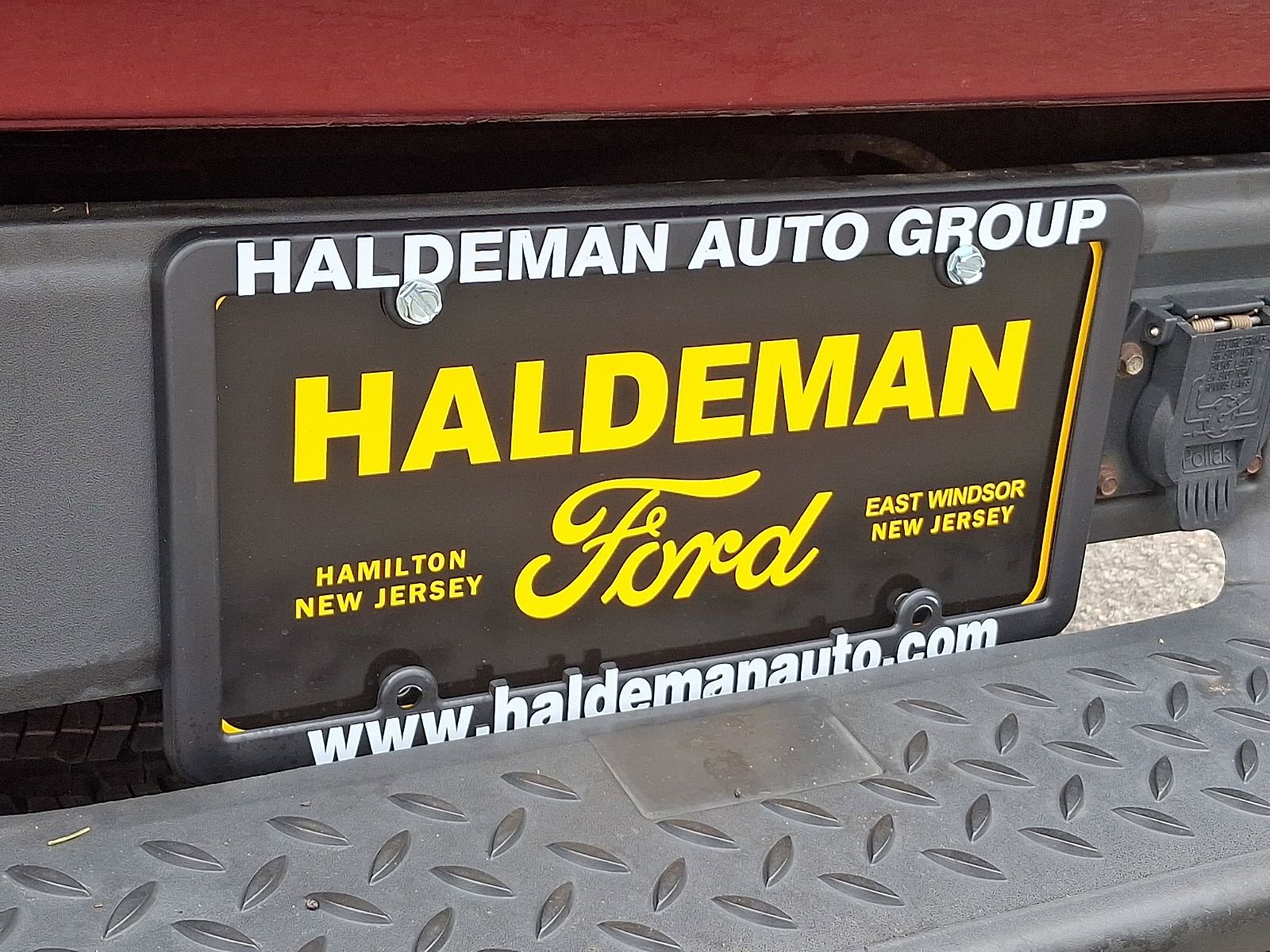 Used 2011 GMC Canyon SLE image 30