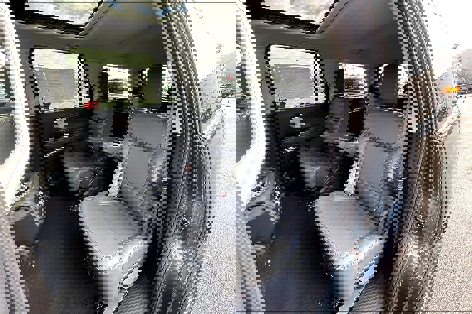 New 2026 Ford Expedition Active image 10