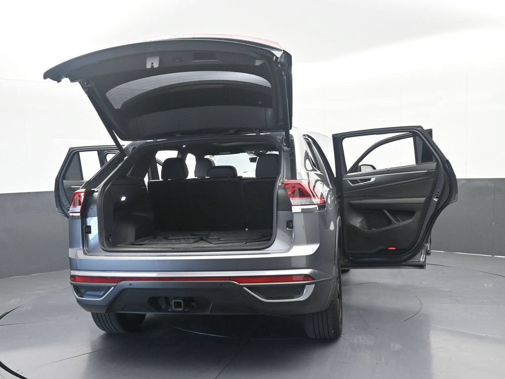 Used 2025 Volkswagen Atlas Cross Sport SE w/ Panoramic Sunroof Package FWD image 81
