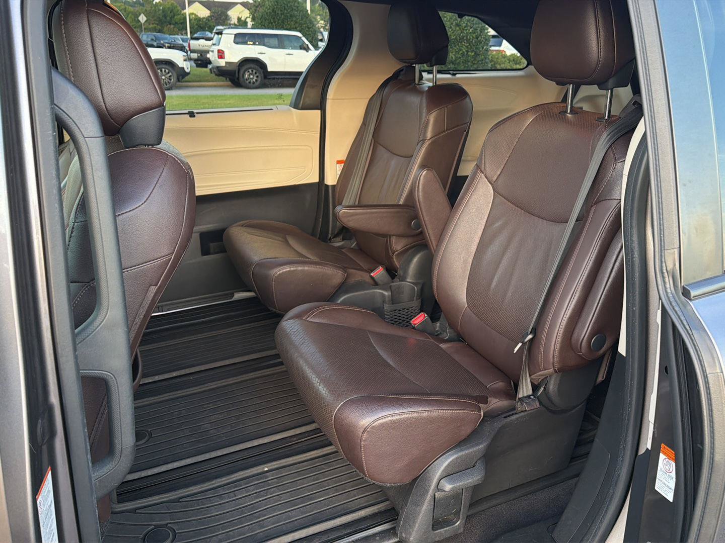Used 2021 Toyota Sienna Platinum AWD/4WD image 11