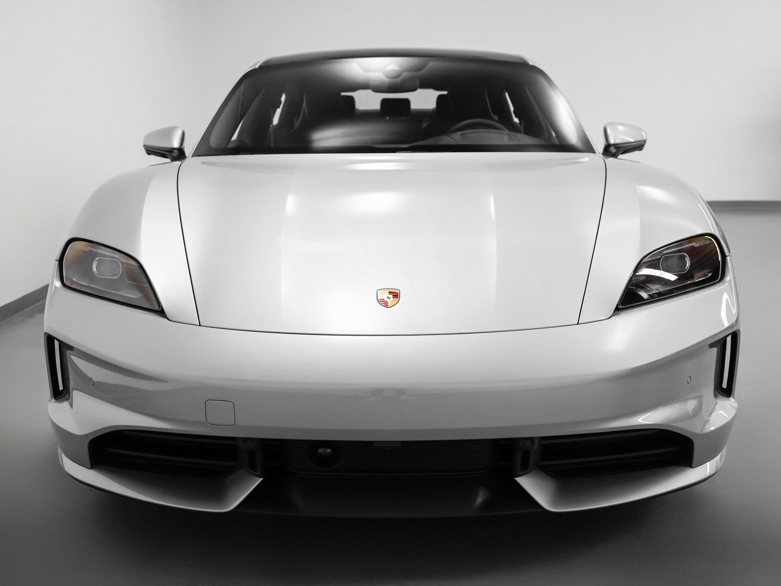 New 2025 Porsche Taycan image 8