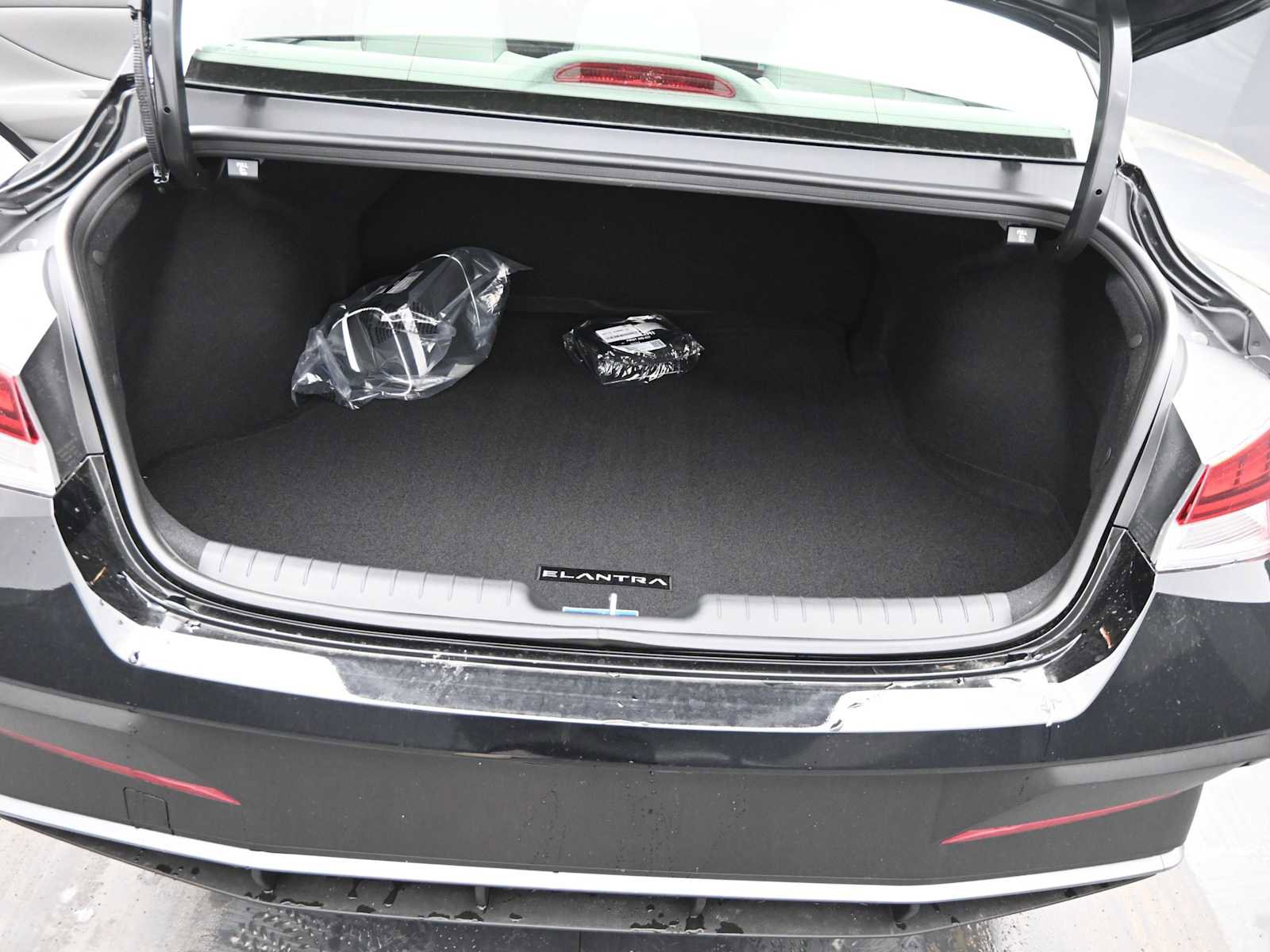 New 2026 Hyundai Elantra Sport image 13