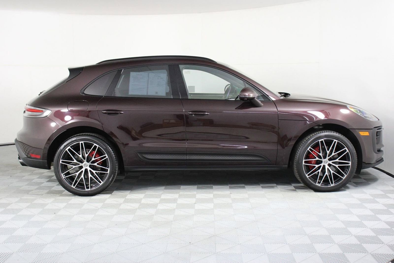 Certified 2023 Porsche Macan S image 8
