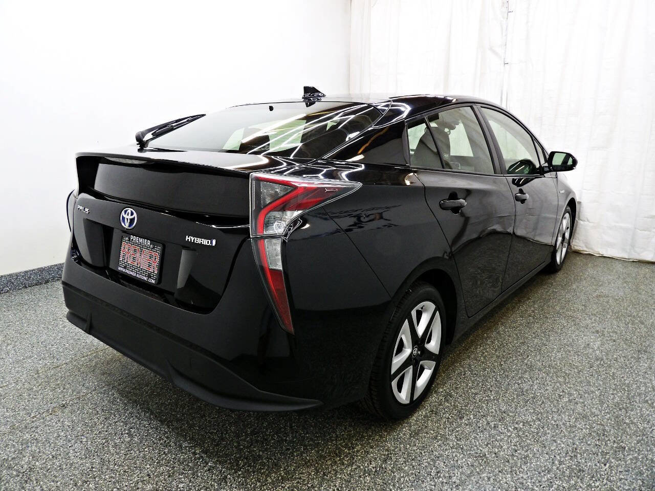 Used 2016 Toyota Prius Three Touring image 5