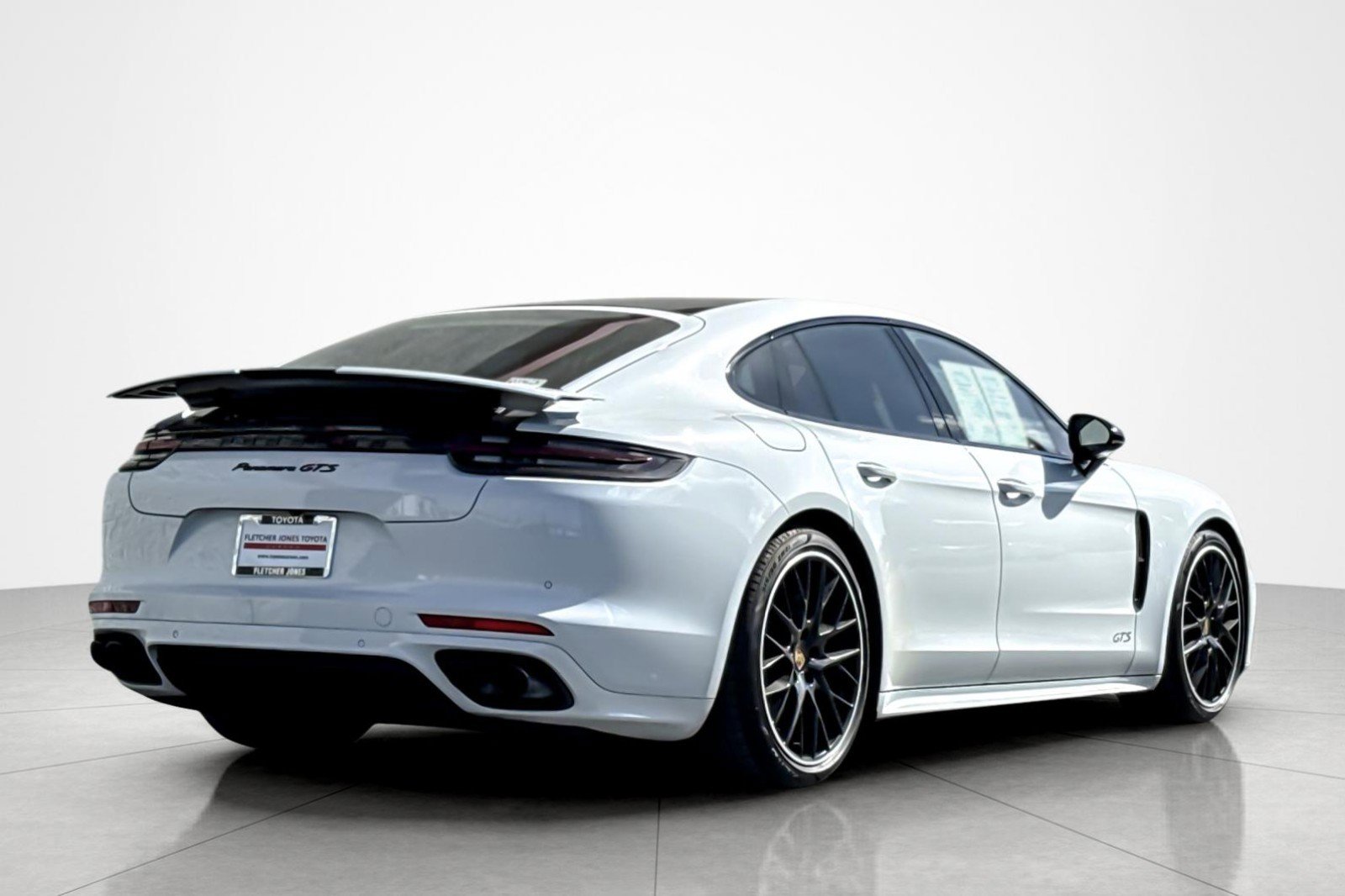 Used 2020 Porsche Panamera GTS image 5