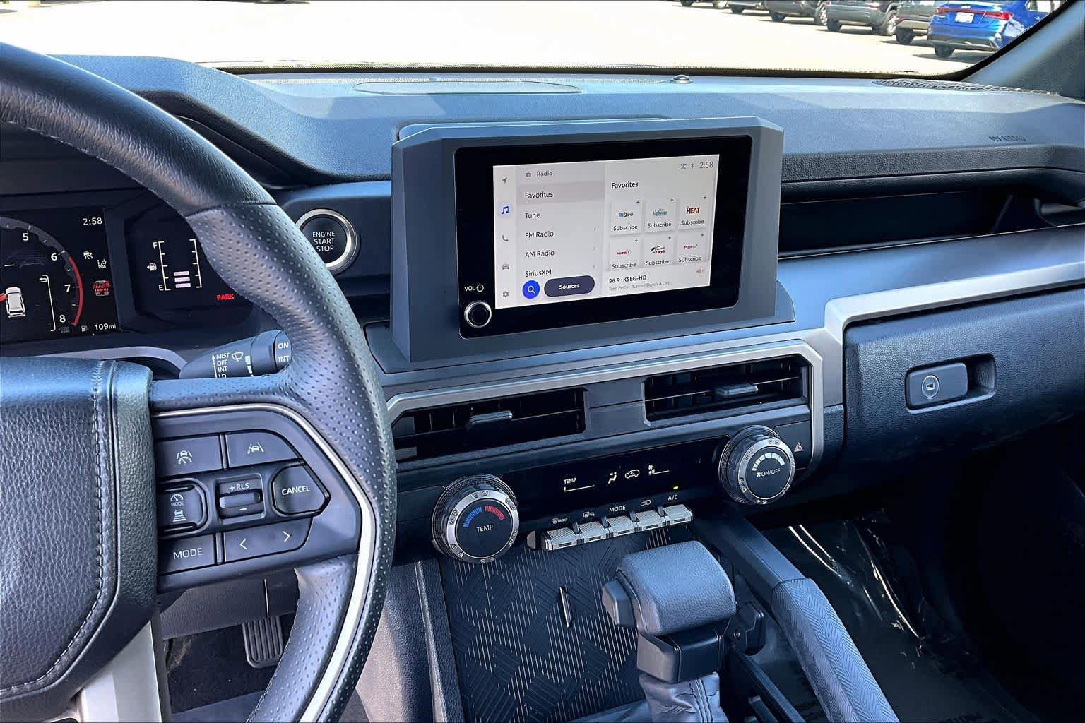 Used 2025 Toyota 4Runner SR5 AWD/4WD image 6
