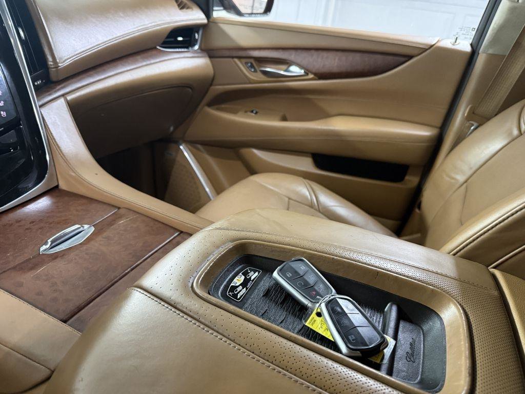 Used 2016 Cadillac Escalade ESV Platinum image 20
