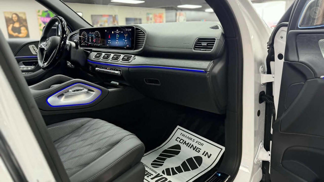 Used 2026 Mercedes-Benz Maybach GLS 600 4MATIC image 18