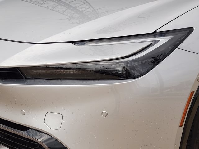 Used 2025 Toyota Prius Limited w/ Limited Premium Package FWD image 6