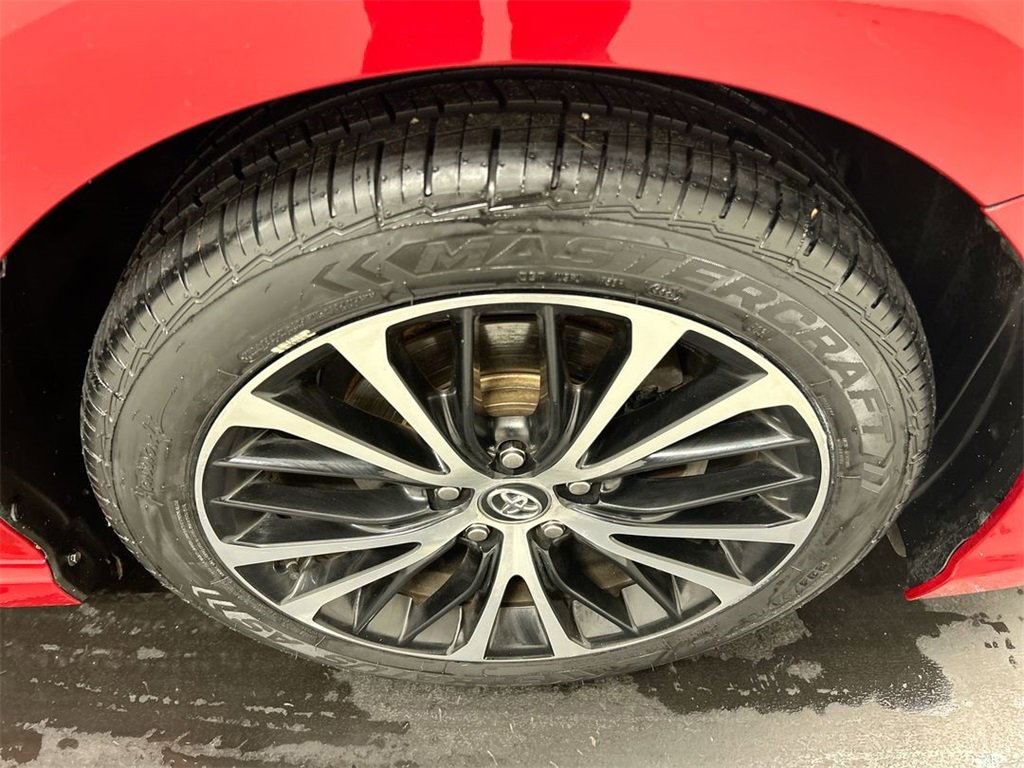 Used 2020 Toyota Camry SE image 8