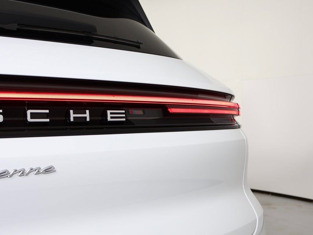 Certified 2025 Porsche Cayenne image 15