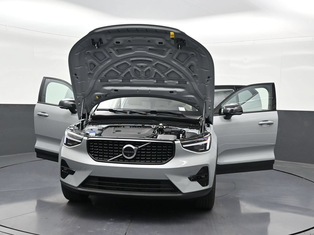 New 2026 Volvo XC40 B5 Plus w/ Protection Package Premier AWD/4WD image 34