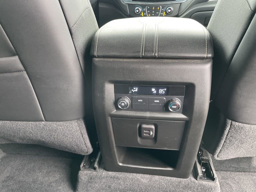 Used 2023 Chevrolet Traverse LT image 34