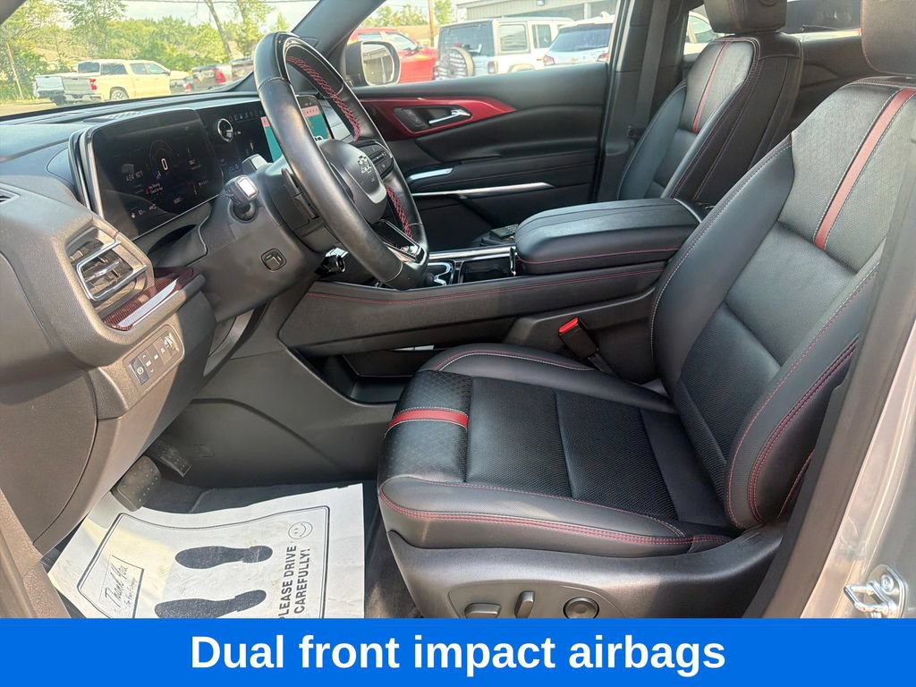 Used 2025 Chevrolet Traverse RS AWD/4WD image 12