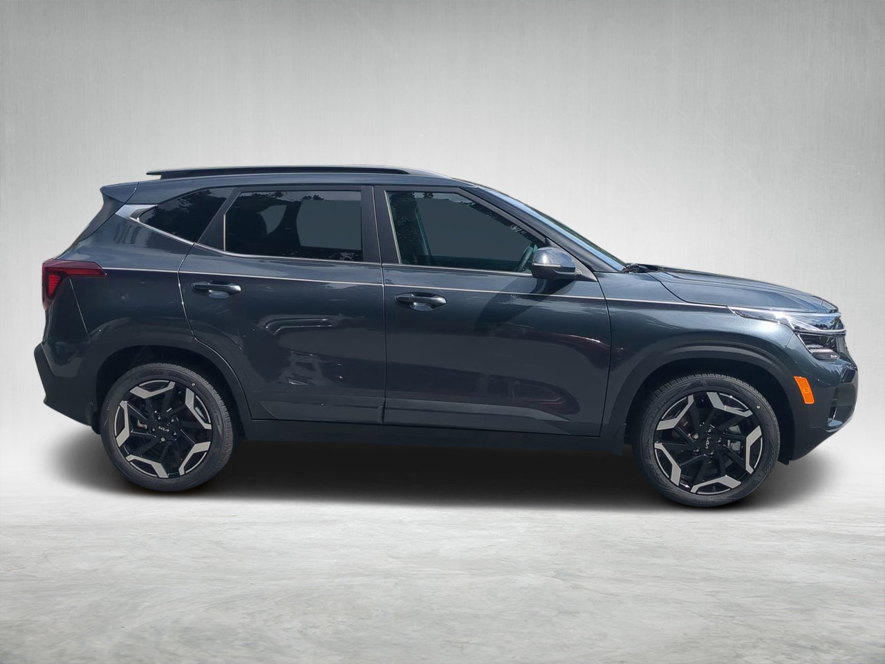 New 2026 Kia Seltos SX w/ SX Sunroof Package image 2