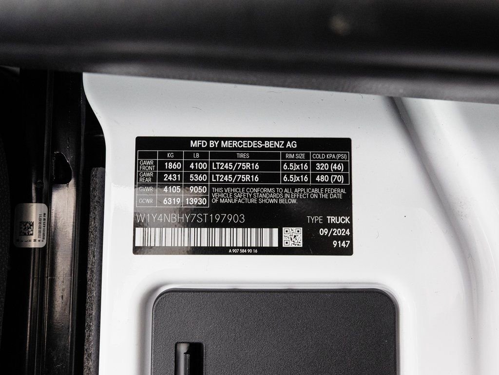 Used 2025 Mercedes-Benz Sprinter 2500 image 28