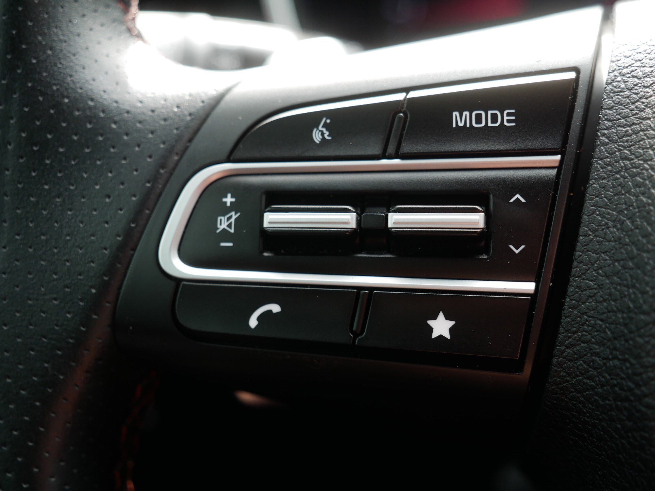 Used 2023 Kia Stinger GT-Line w/ Sun & Sound Package image 28