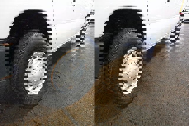 Used 2009 Ford E-350 and Econoline 350 Super Duty image 9