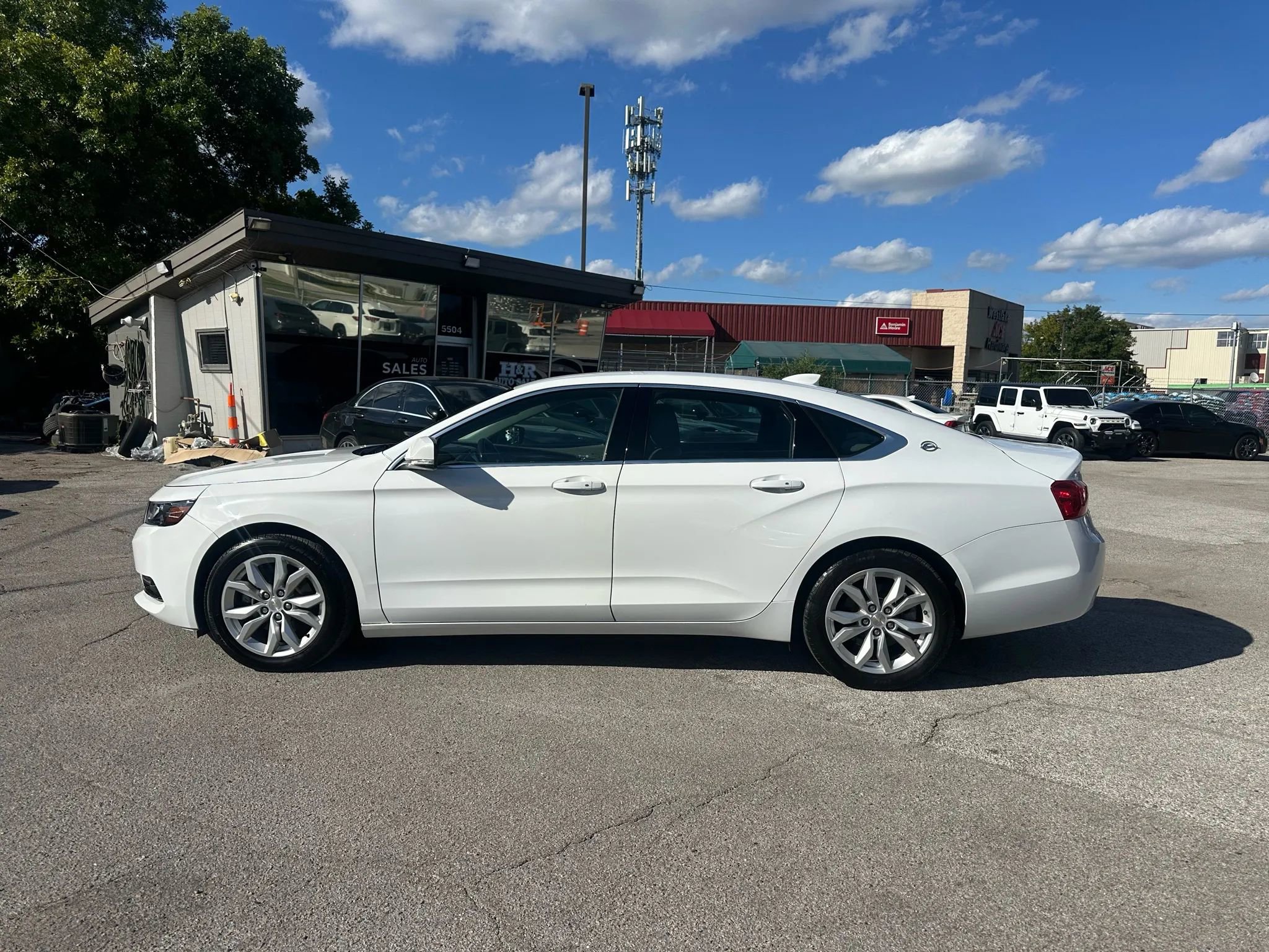 Used 2019 Chevrolet Impala LT image 2
