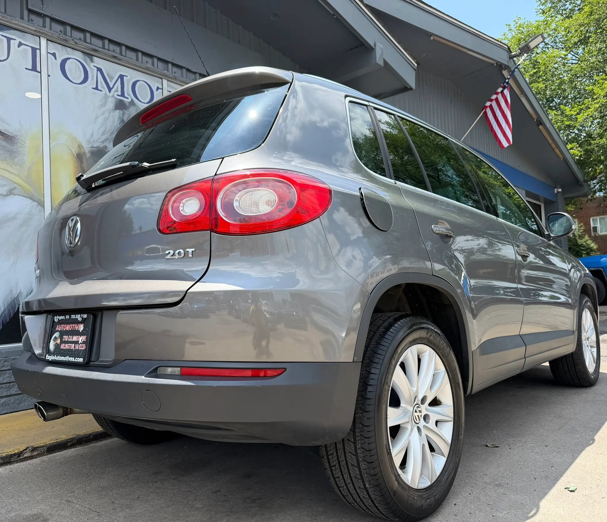 Used 2009 Volkswagen Tiguan S FWD image 3