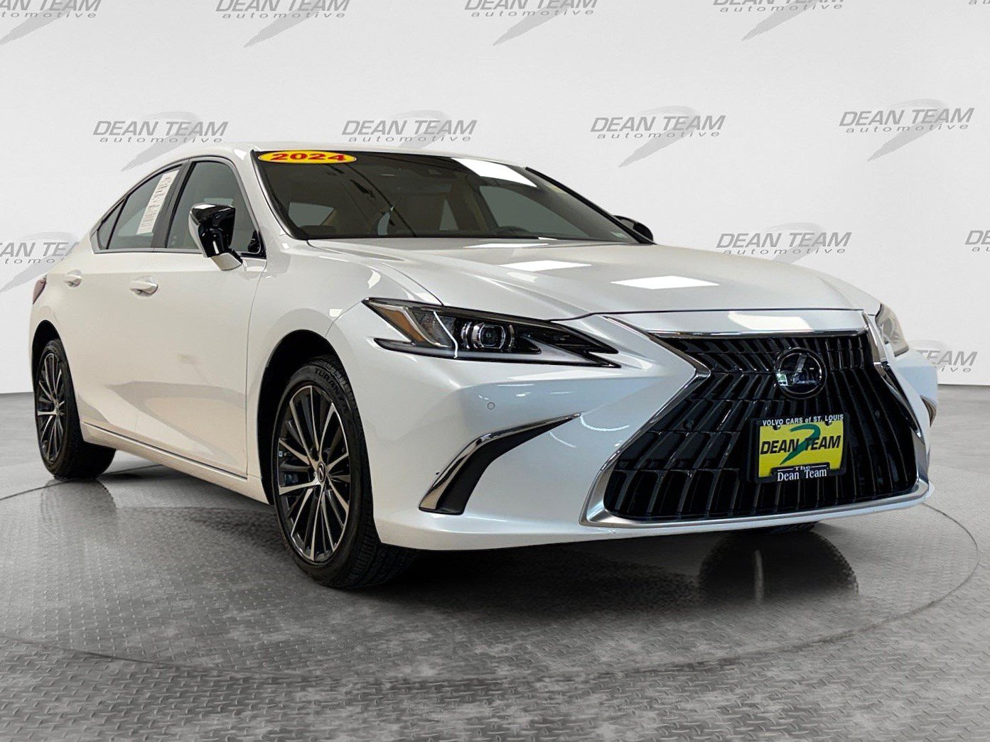 Used 2024 Lexus ES 250 w/ Premium Package AWD/4WD image 3