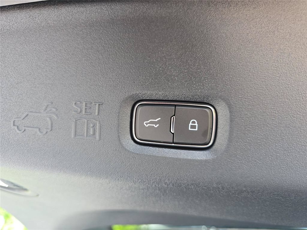 New 2027 Lincoln Navigator Premiere RWD image 26