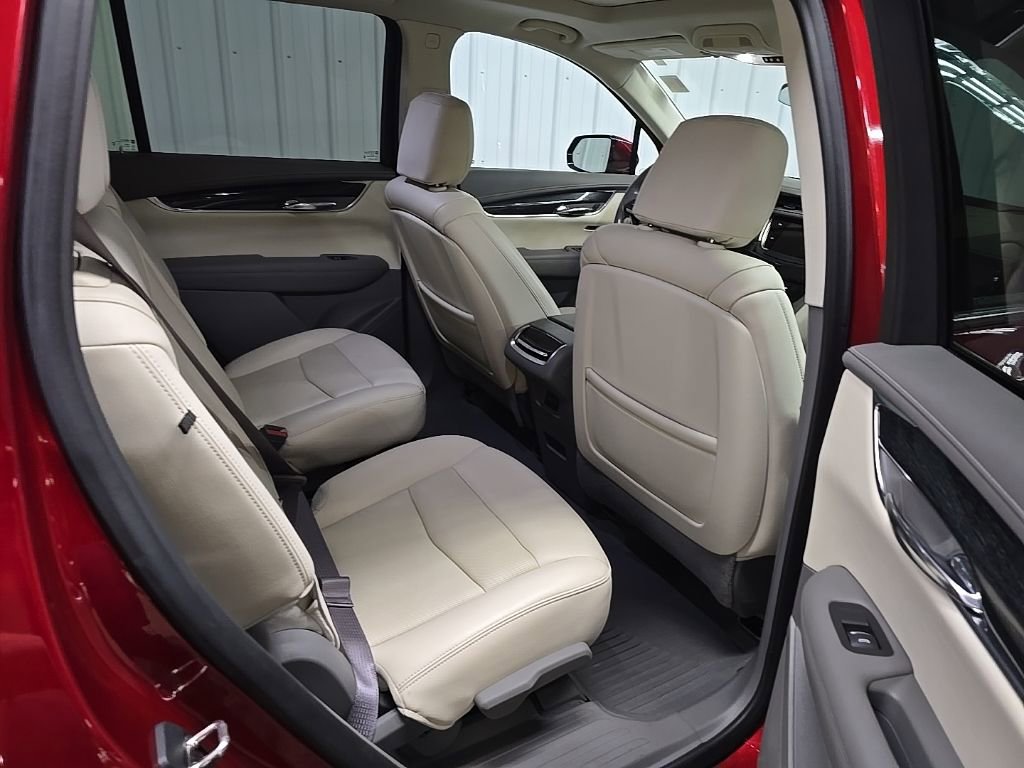 Used 2021 Cadillac XT6 Premium Luxury image 18