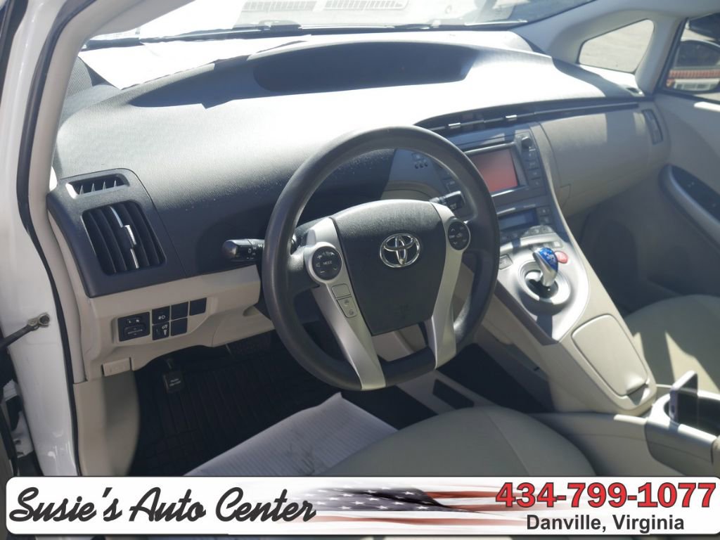Used 2014 Toyota Prius Two FWD image 11