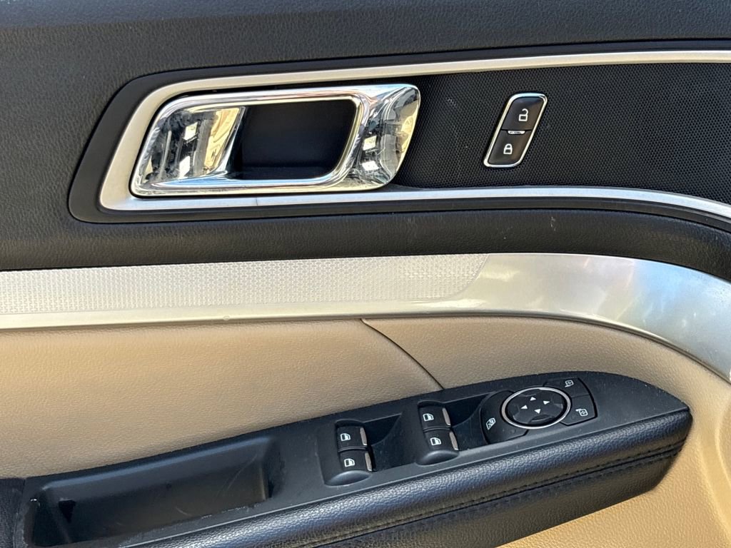 Used 2017 Ford Explorer XLT w/ Equipment Group 202A image 16